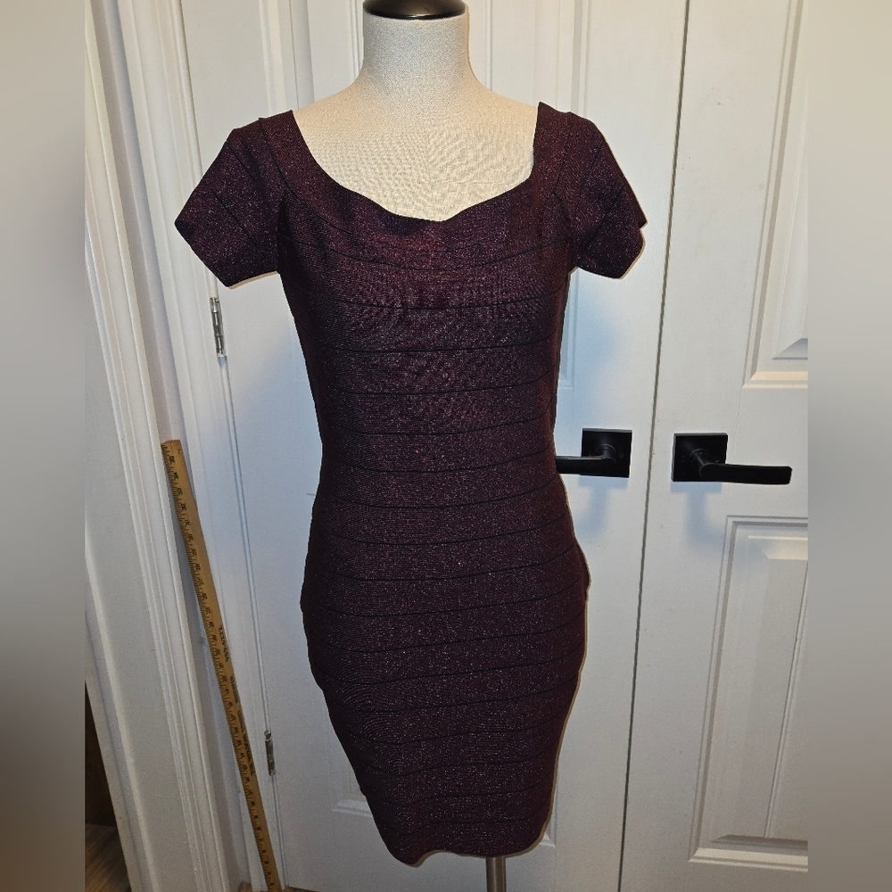 Guess Bodycon Cocktail Dress Cranberry Metallic Size 6 Party Event Date Night